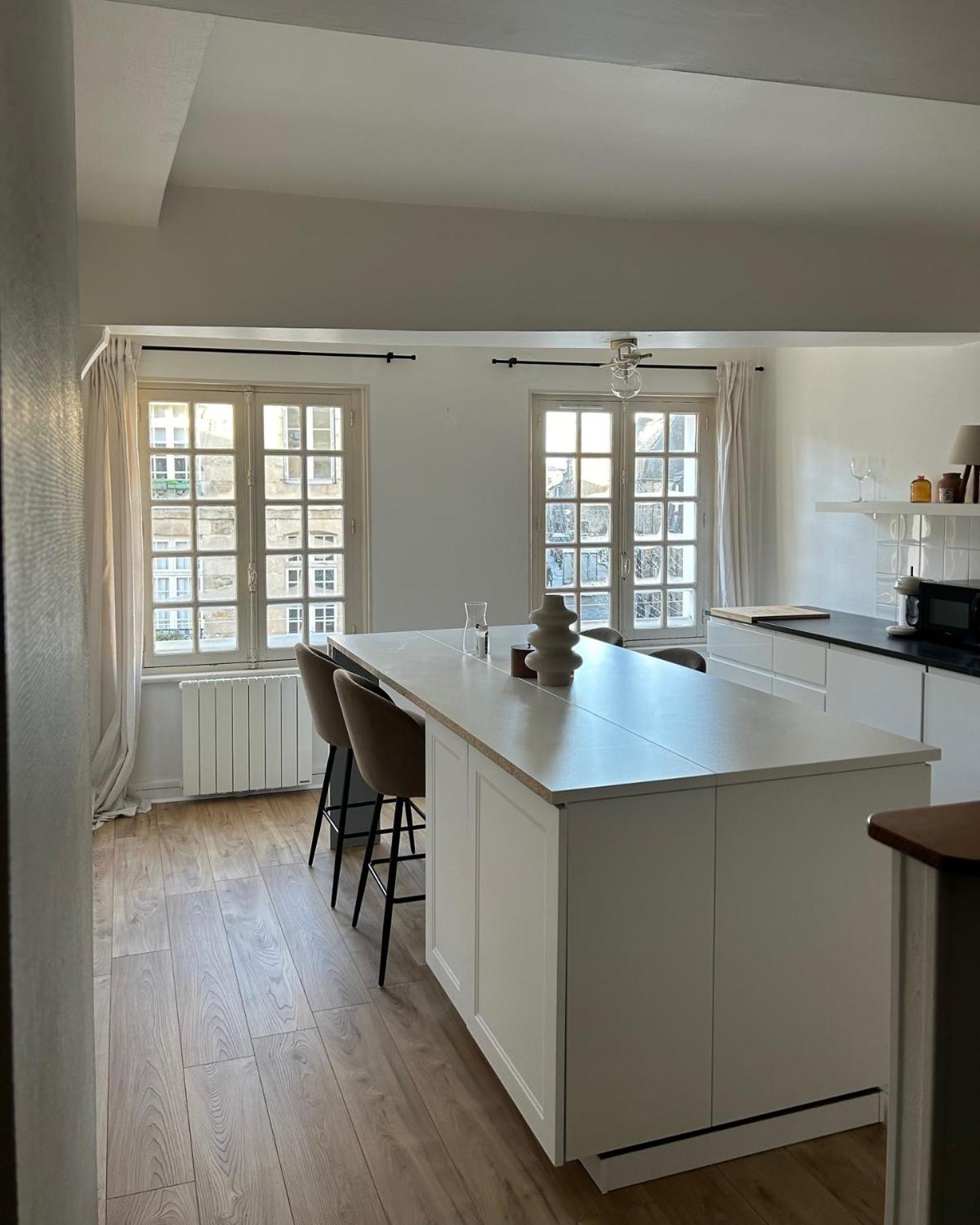 Spacieux Appartement Au Coeur Du Centre Historique De Dinan Eksteriør bilde